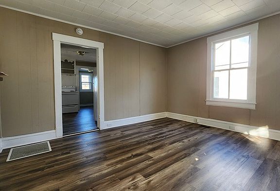 2nd image of 814 Hamilton St