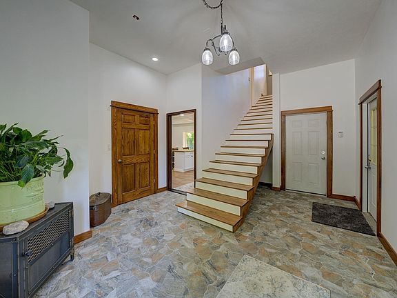 5th image of 9860 E Bingham Rd