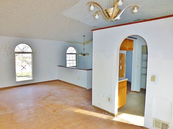 5th image of 2065 Carrollton Dr