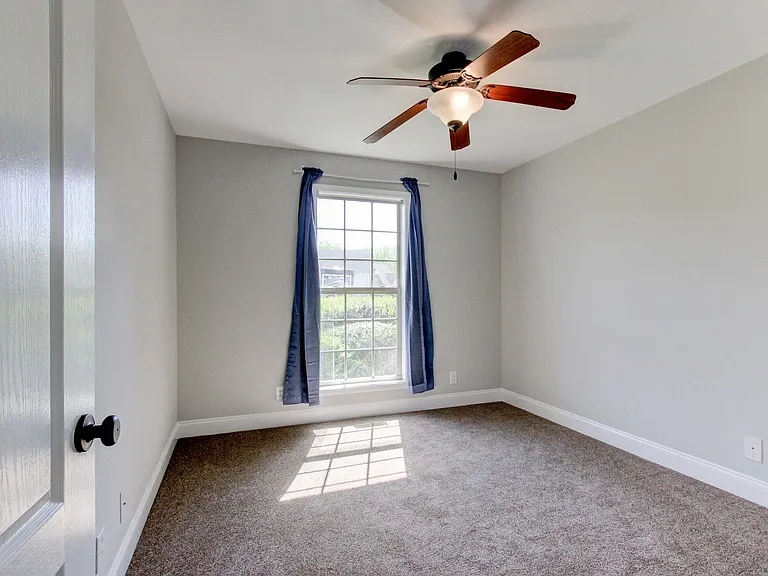1384 Borrowdale Dr — Photo 15