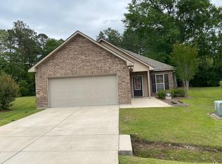 140 Meadow Spring Pl, Covington, LA 70435