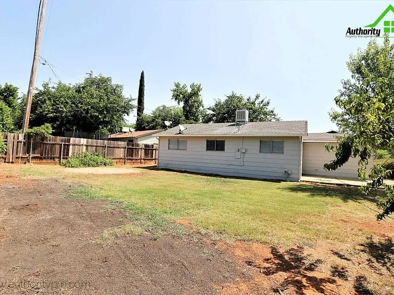 3994 Mercury Dr — Photo 16