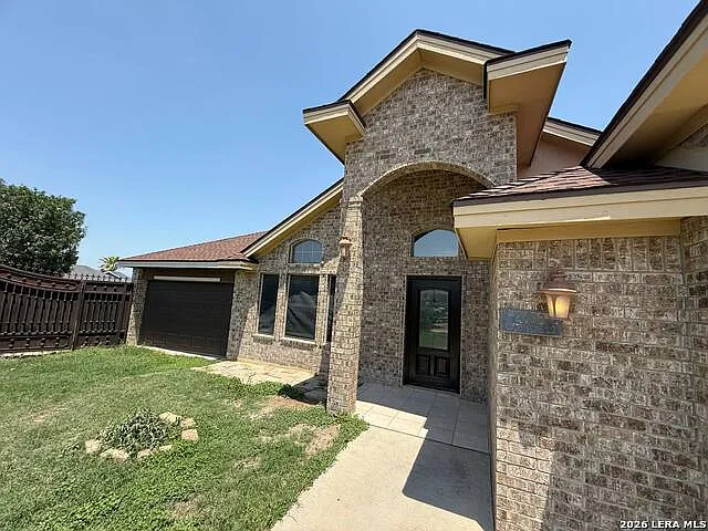 3 bed, 1.0 bath, 1586 sqft, $1,600 — Photo 3