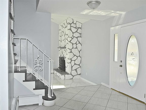 3rd image of 27 Fairway Dr