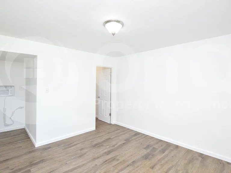 7040 NW Grand Ave #5 — Photo 8