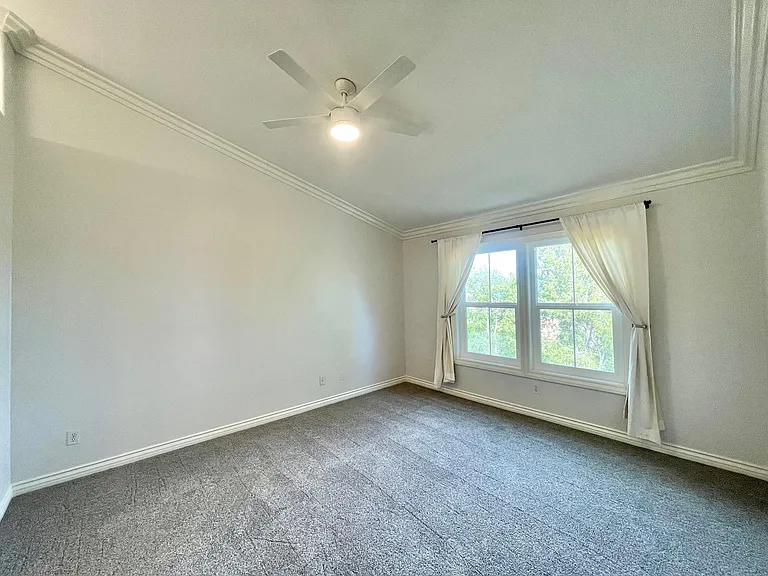 53 La Mirage Cir — Photo 15