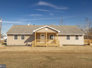 18 Wynfall Ave, Crisfield, MD 21817