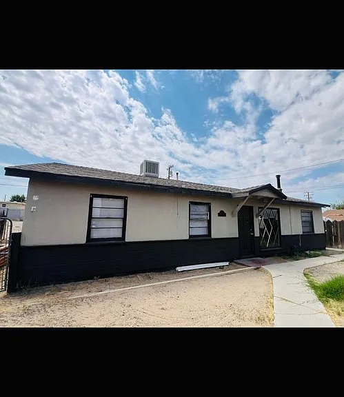 25567 W Main St — Photo 1