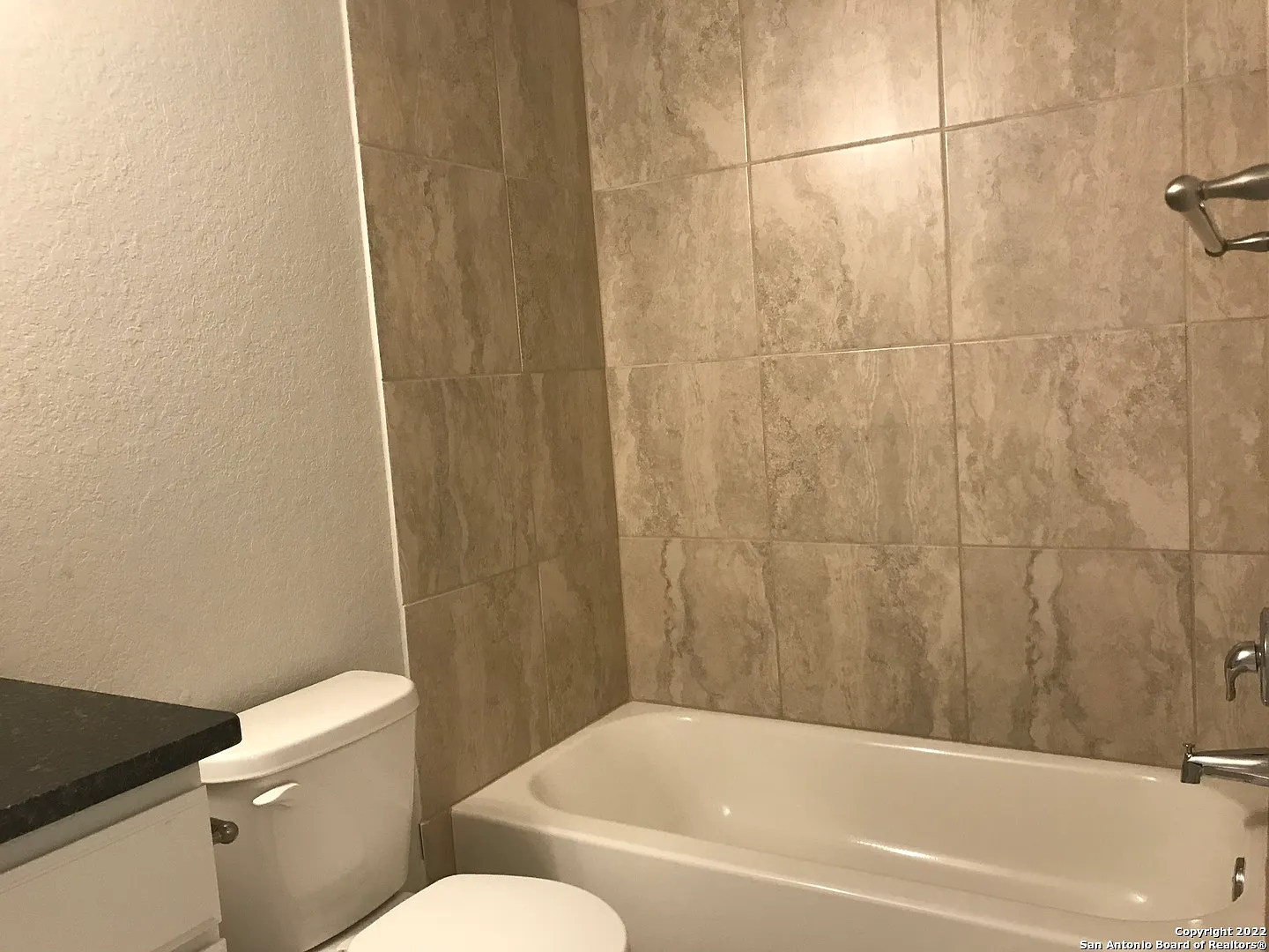 3 bed, 2.5 bath, 1300 sqft, $1,375 — Photo 4