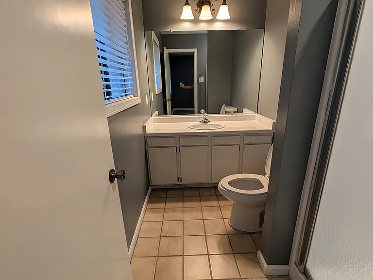 1605 Teresa Cir — Photo 26
