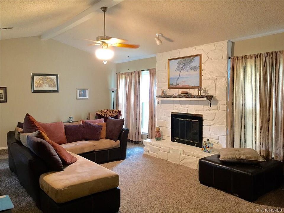 2nd image of 1806 N Aster Pl