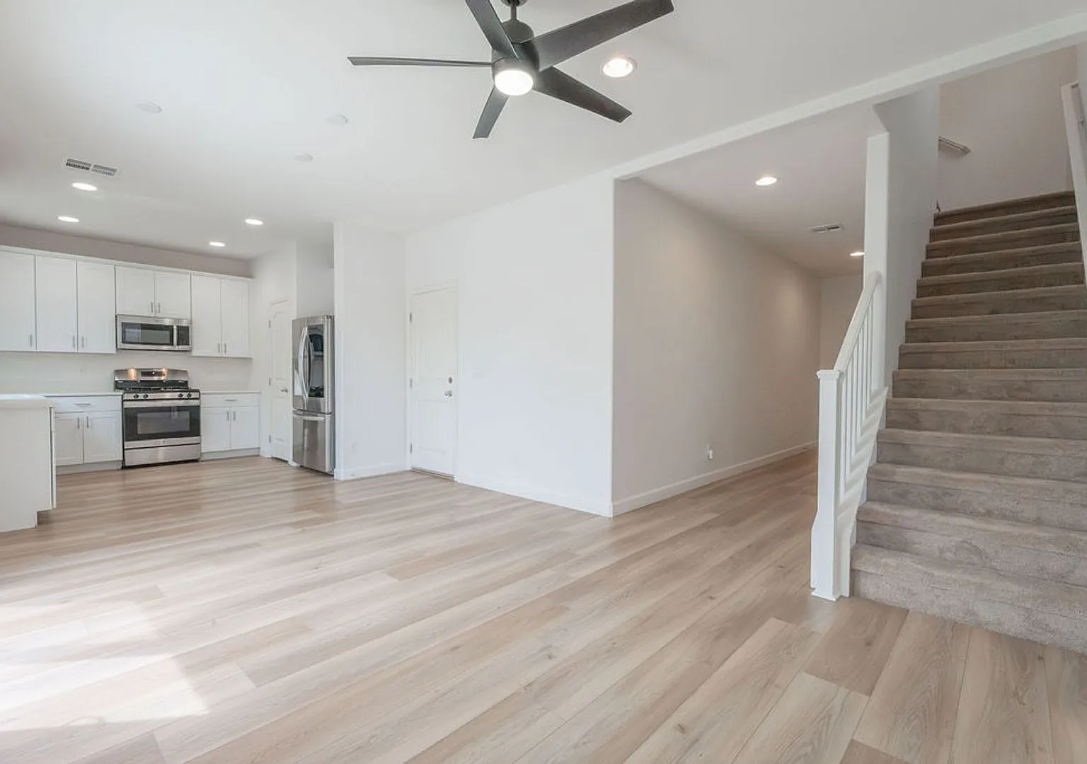 5474 Enchanted Rose Street, Las Vegas, NV 89148 — Photo 2