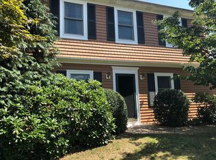 36 Rose Hill Rd, Saunderstown, RI 02874