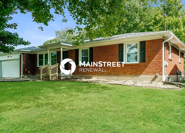 9909 Lakewood Dr — Photo 2