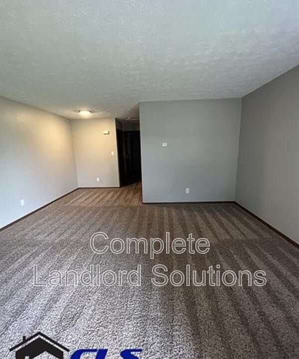 1st image of 1712 E Morgan Dr
