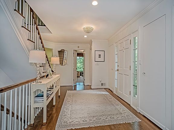 3rd image of 1256 Fox Chapel Rd