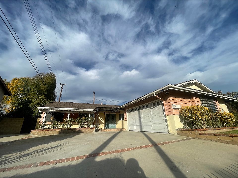 1st image of 19503 Bluffwood St