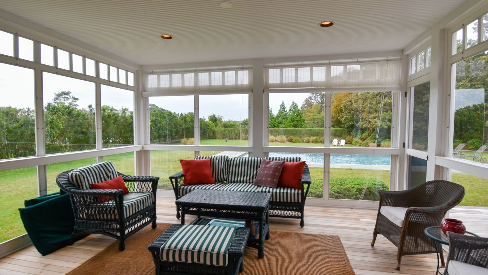 Screened Porch overlooking Pool