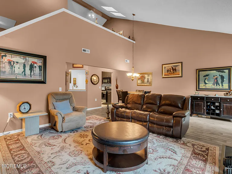 492 Bayberry Ct — Photo 5