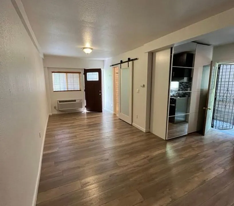 2727 I St