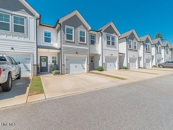 3rd image of 319 Sumac Trail