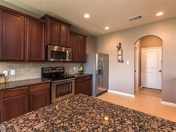 3rd image of 1608 Breanna Ln