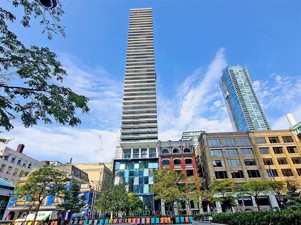 224 King St W #2703, Toronto, ON M5H 0A6