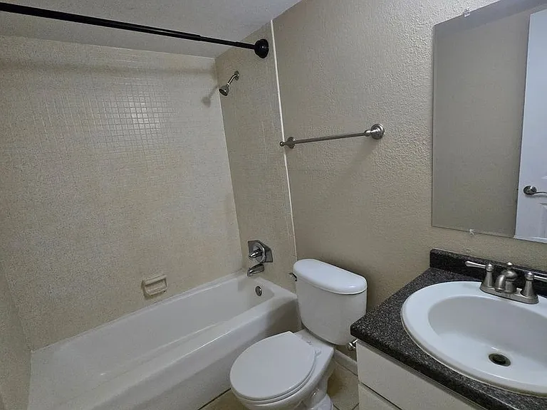 507 NW 39th Rd #106 — Photo 19