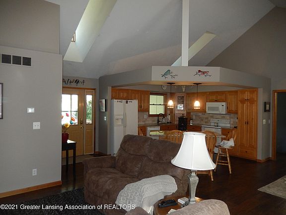 5th image of 3225 Rolling Meadows Dr