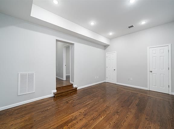3rd image of 408 Monastery Pl APT 1
