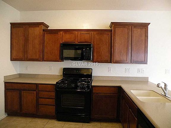 3rd image of 9042 Salvatore St