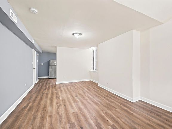 2nd image of 1721 W Tioga St APT 1