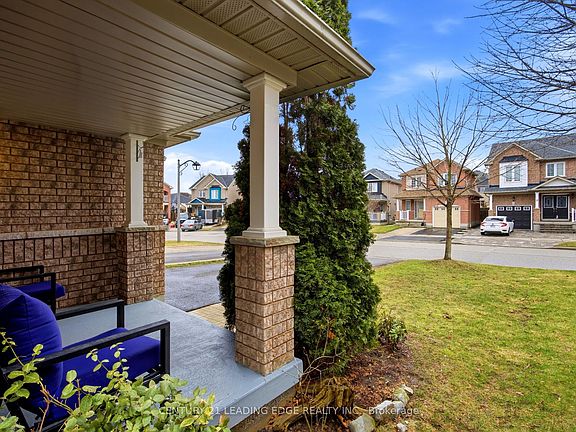 4th image of 36 Rampart Cres