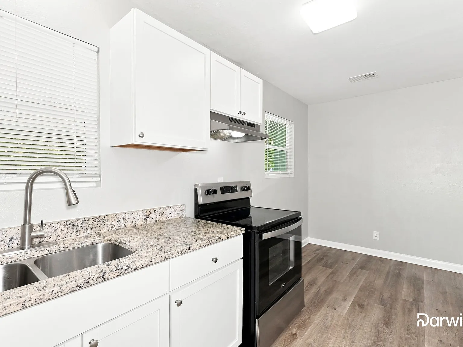 3 bed, 1.5 bath, 1133 sqft, $1,615 — Photo 2