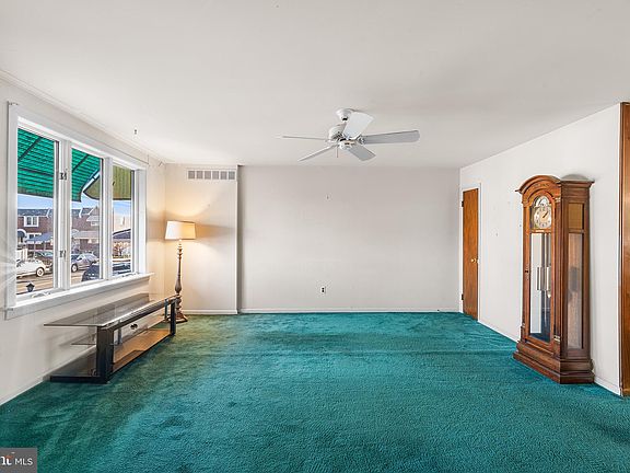 5th image of 746 Bigler St