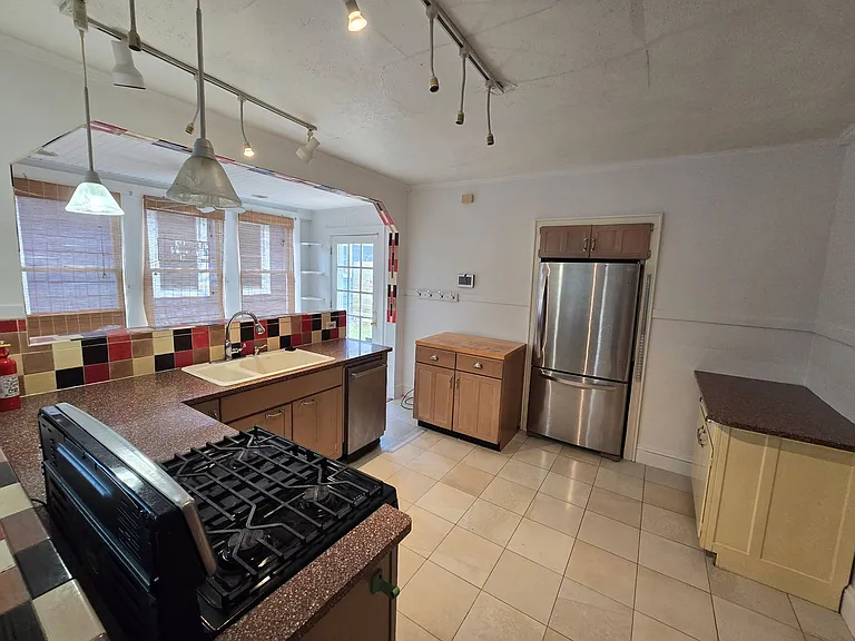 1635 E Ocean View Ave — Photo 6