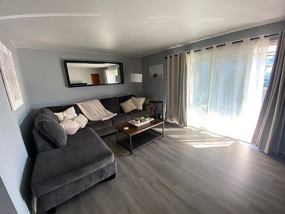 5th image of 22981 Marine View Dr S APT D319