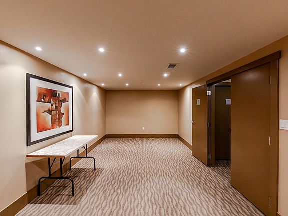 5th image of 4885 Valley Dr #209