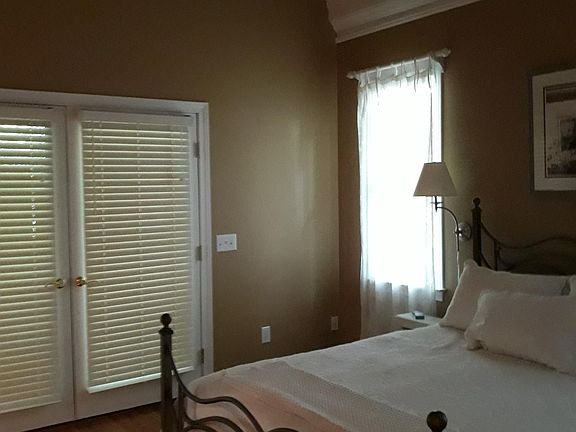 5th image of 7903 Oak Ct