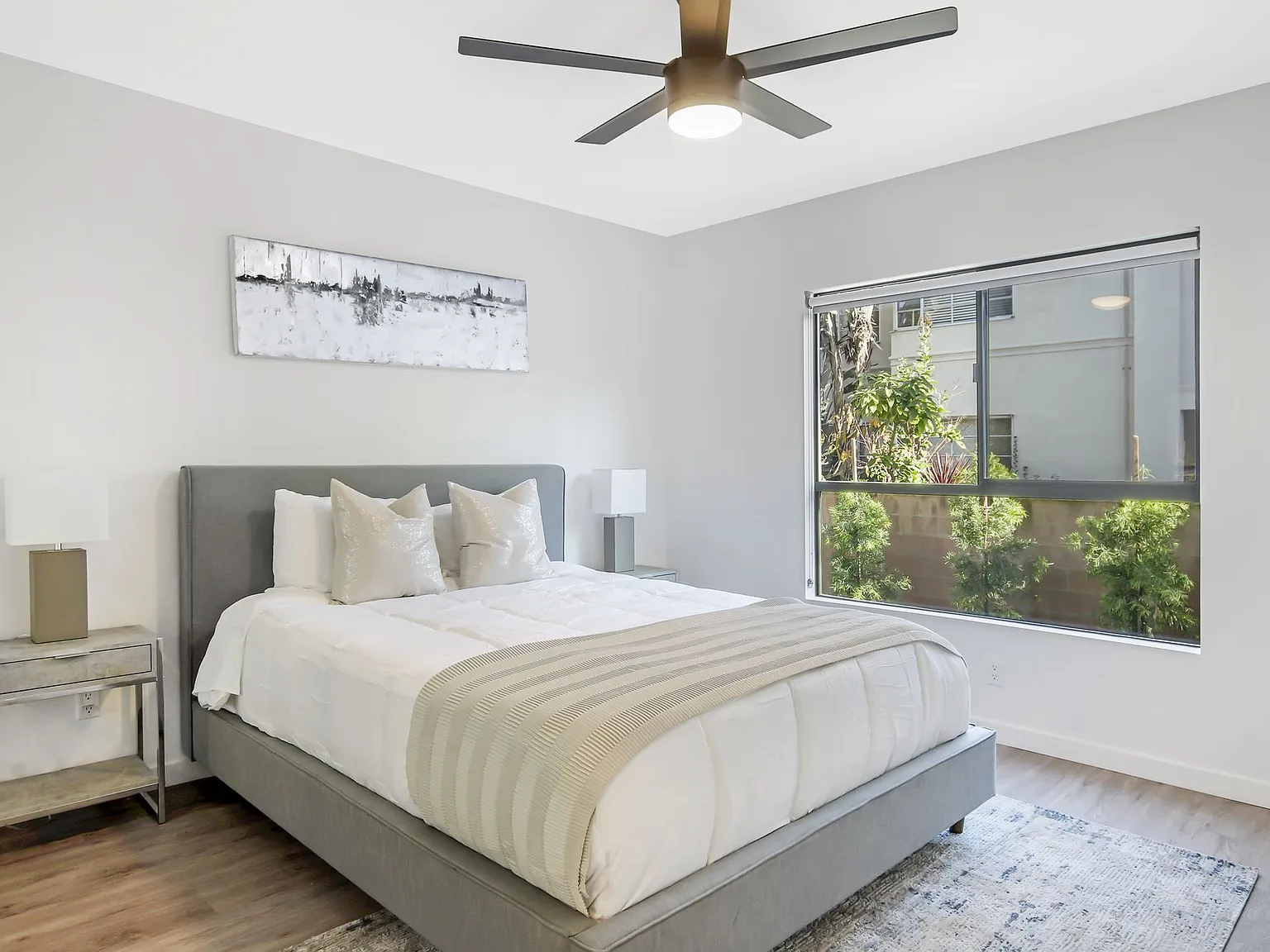 2 bed, 960 sqft, $3,950 — Photo 3