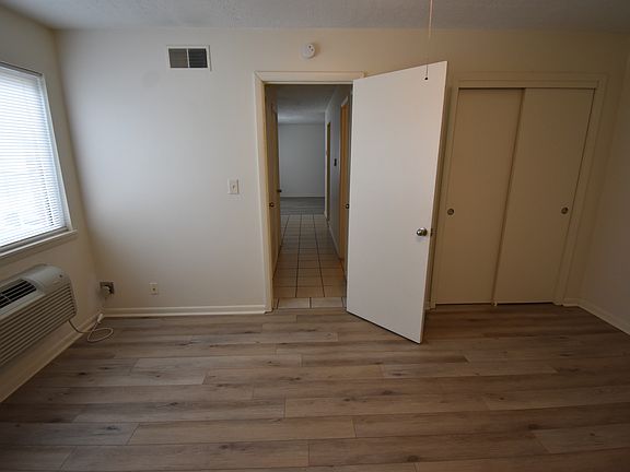 3rd image of 1026 W 24th St APT 7