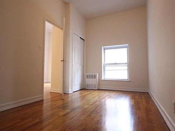 5th image of 252 W 74th St APT 7