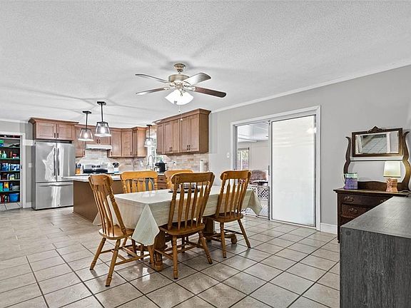 5th image of 6571 Sandra Dr