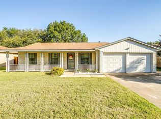 1120 Celeste St, Crowley, TX 76036