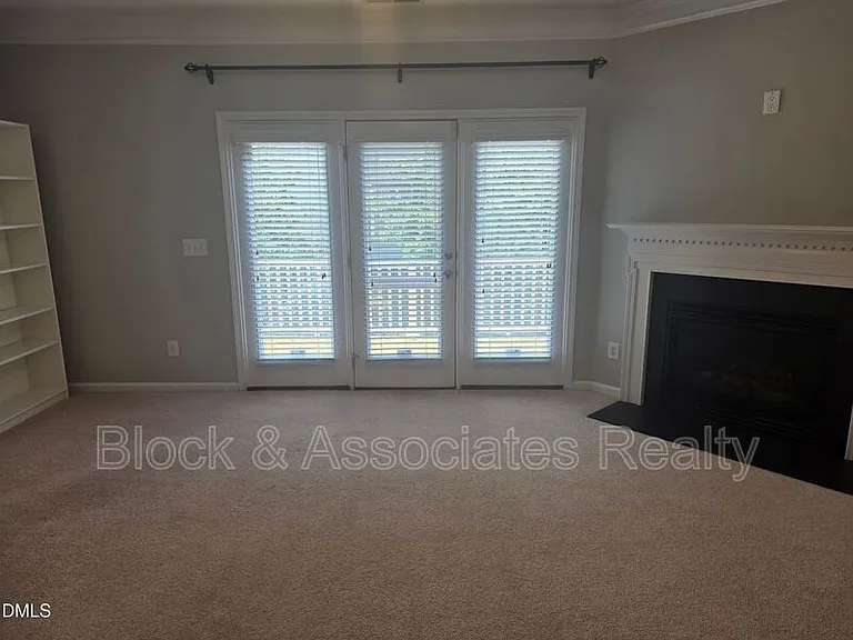 124 Braeside Ct — Photo 13