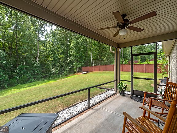 5th image of 132 Whitworth Dr