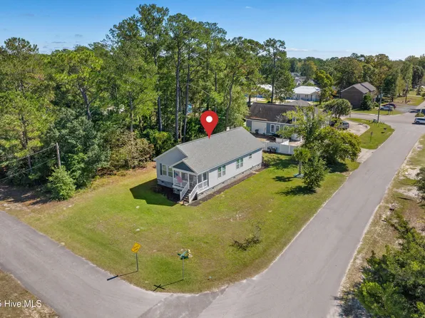 982 Charlotte Avenue, Calabash, NC 28467