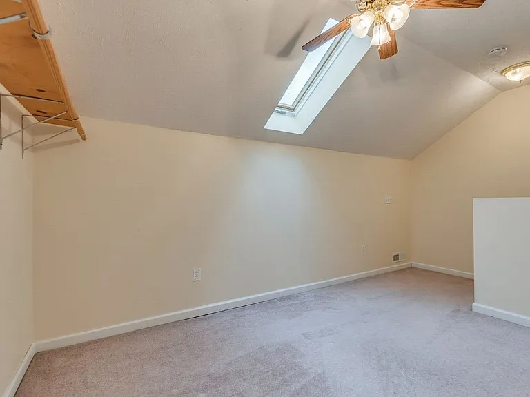 659 Beaverview Dr — Photo 17