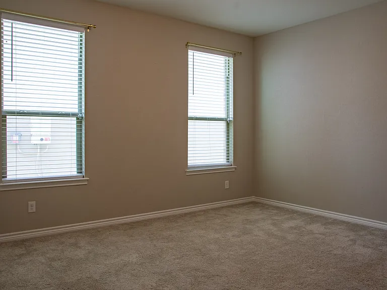 21807 Yucca Bnd — Photo 9