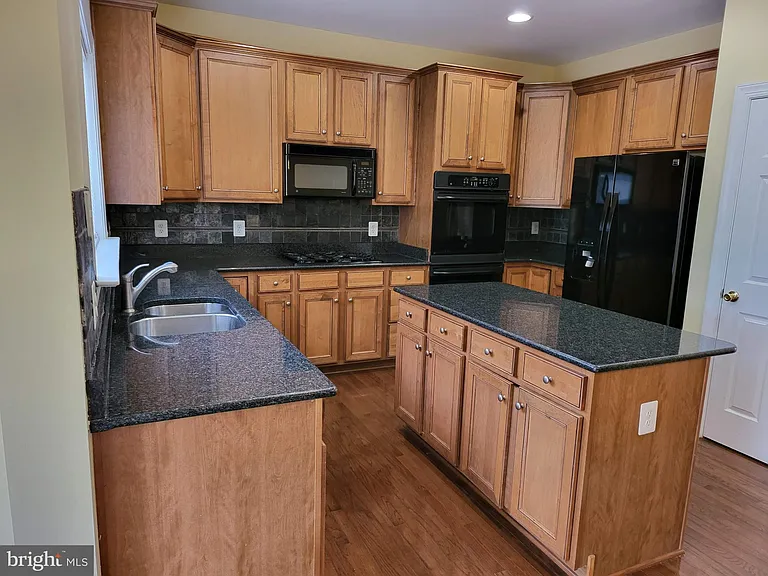6161 Popes Creek Pl — Photo 4